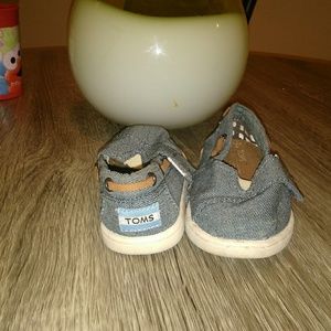 KIDS. Bundle DEAL!! TOMS, UGGS.